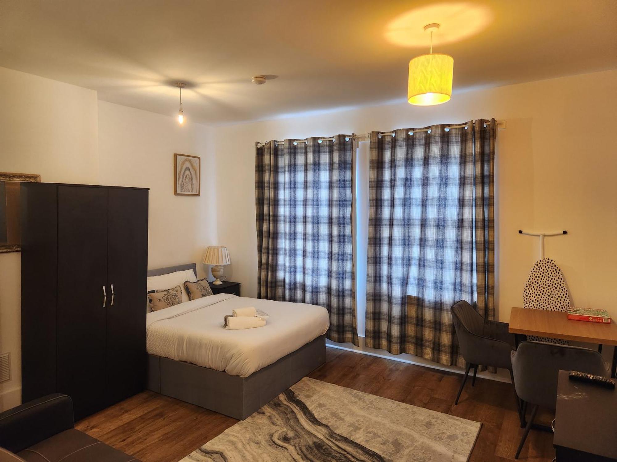 Immaculate 1-Bedroom In Greenhithe Экстерьер фото