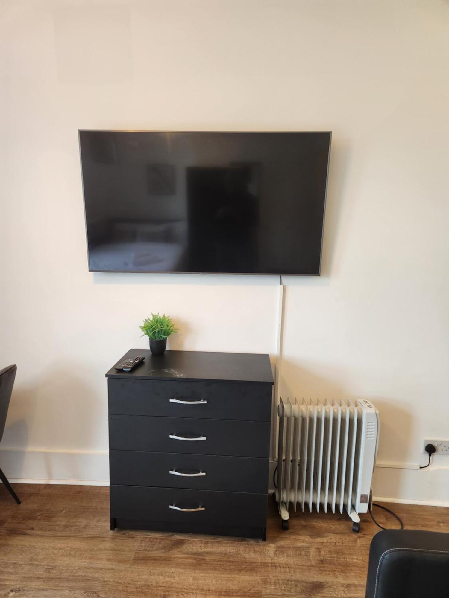 Immaculate 1-Bedroom In Greenhithe Экстерьер фото